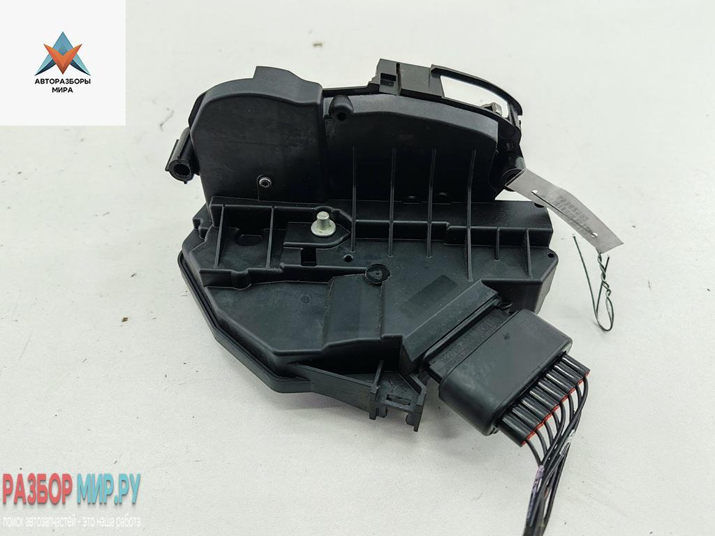 замок двери передней левой Ford Focus 3 поколение 2013, 1.0 л., бензин, МКПП, чёрный, хетчбэк 5 дв., BM5AA21811AE - фото №1