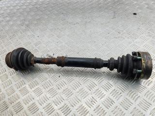 полуось передняя левая (приводной вал, ШРУС) Volkswagen Passat B5 1998, 1.8 л., бензин, МКПП, красный, универсал