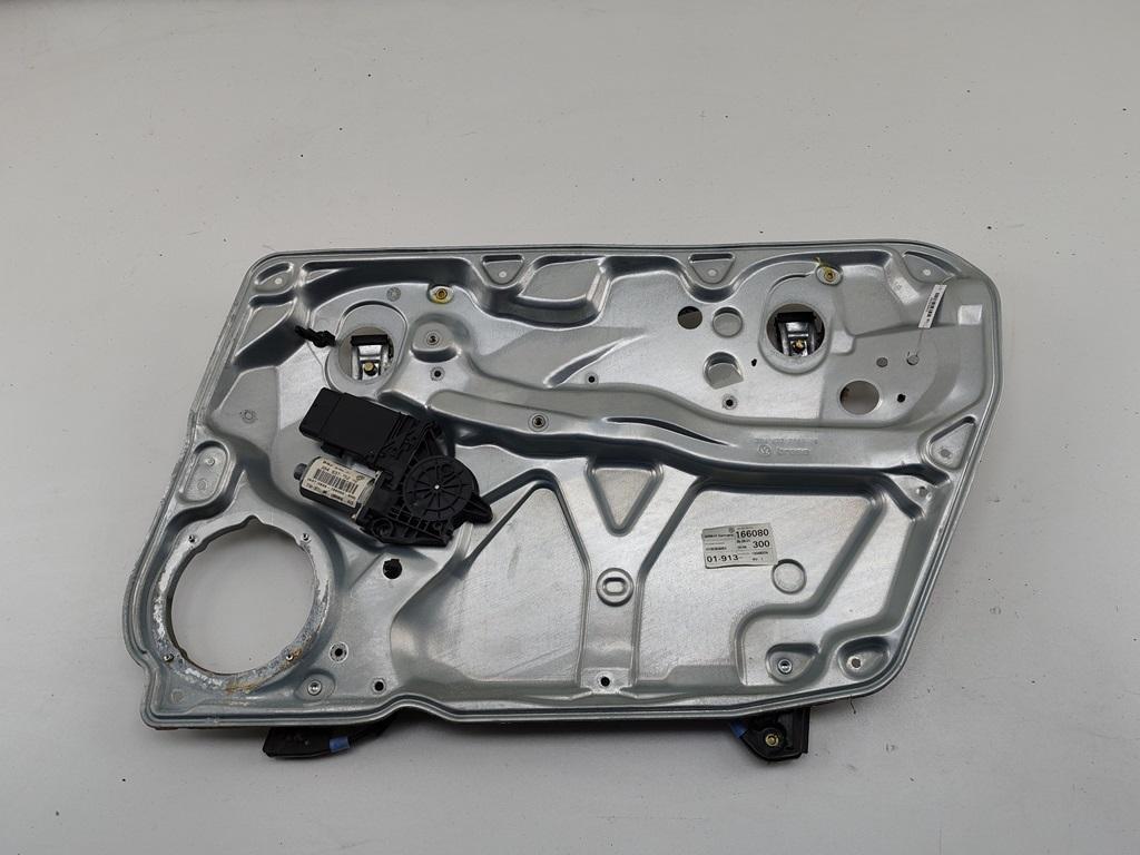 стеклоподъемник электрический передний правый Volkswagen Passat B5+ (GP) 2001, 2.0 л., бензин, МКПП, синий, универсал, 3B4837756D