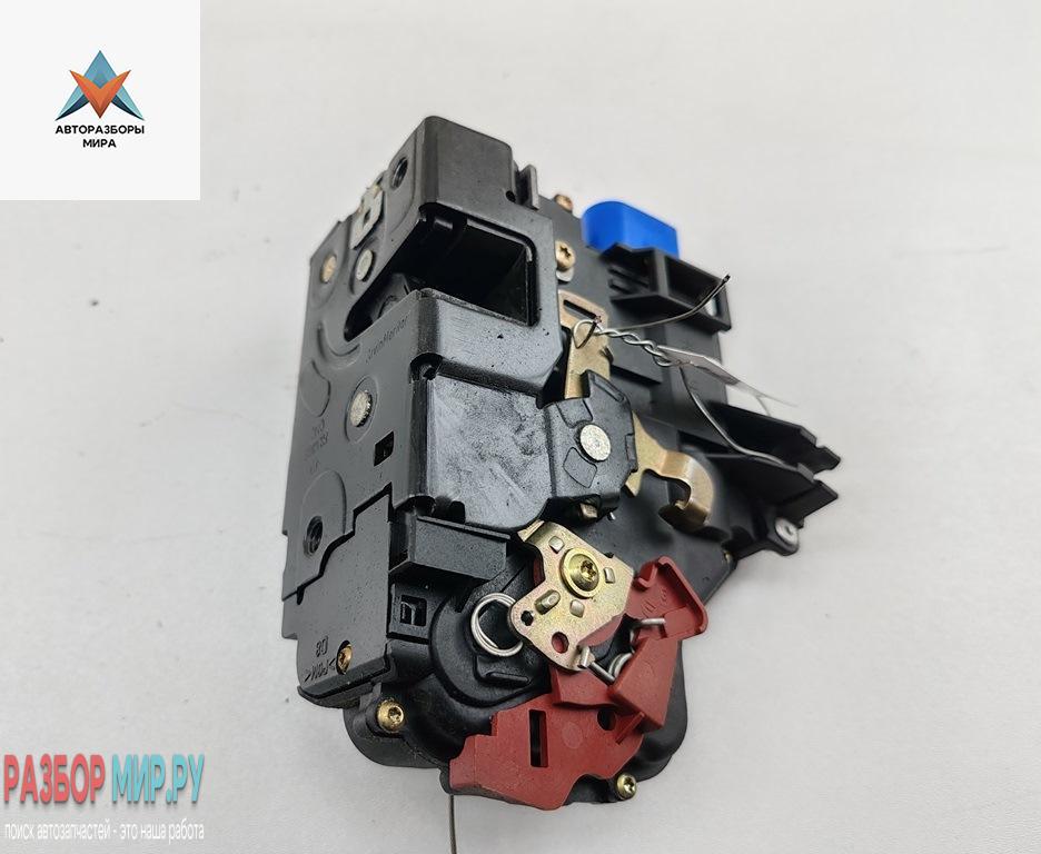 замок двери передней правой Volkswagen Touran 1 поколение 2003, 1.6 л., бензин, МКПП, синий, минивэн, 3D1837016 - фото №1