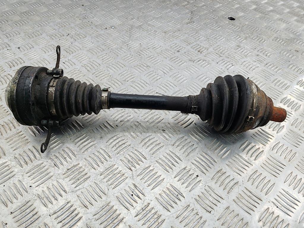 полуось передняя левая (приводной вал, ШРУС) Volkswagen Passat B6 2007, 2.0 л., дизель, МКПП, чёрный, универсал