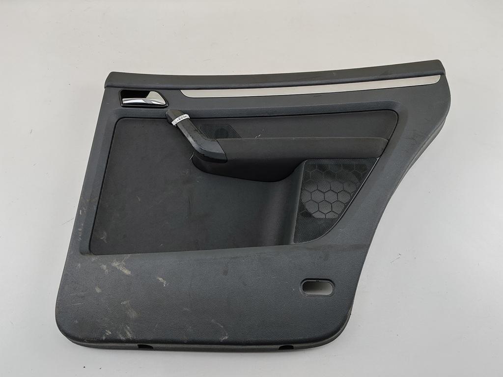 обшивка двери задняя правая Volkswagen Touran 2004, 2.0 л., дизель, МКПП, серый, минивэн, 1T0867212