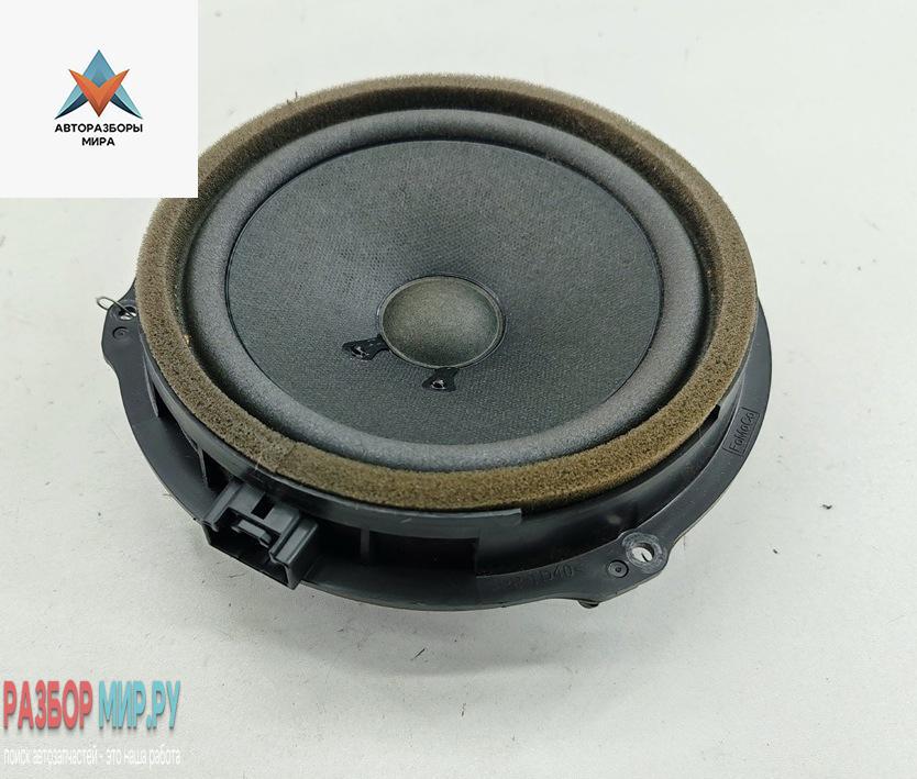 динамик двери Ford Focus 3 поколение 2013, 1.0 л., бензин, МКПП, чёрный, хетчбэк 5 дв., AA6T18808AA - фото №1