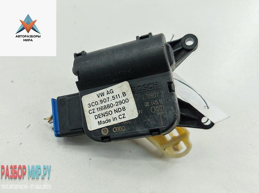 моторчик заслонки печки Volkswagen Passat B6 2007, 2.0 л., дизель, МКПП, чёрный, универсал, 3C0907511B - фото №1
