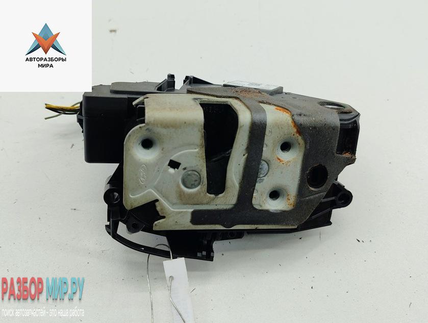 замок двери задней правой Ford Focus 3 поколение 2013, 1.0 л., бензин, МКПП, чёрный, хетчбэк 5 дв., BM5AA26412AE - фото №1