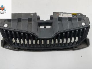 решетка радиатора Skoda Fabia mk3 (NJ) 2015, белый, универсал, 6V0853653A