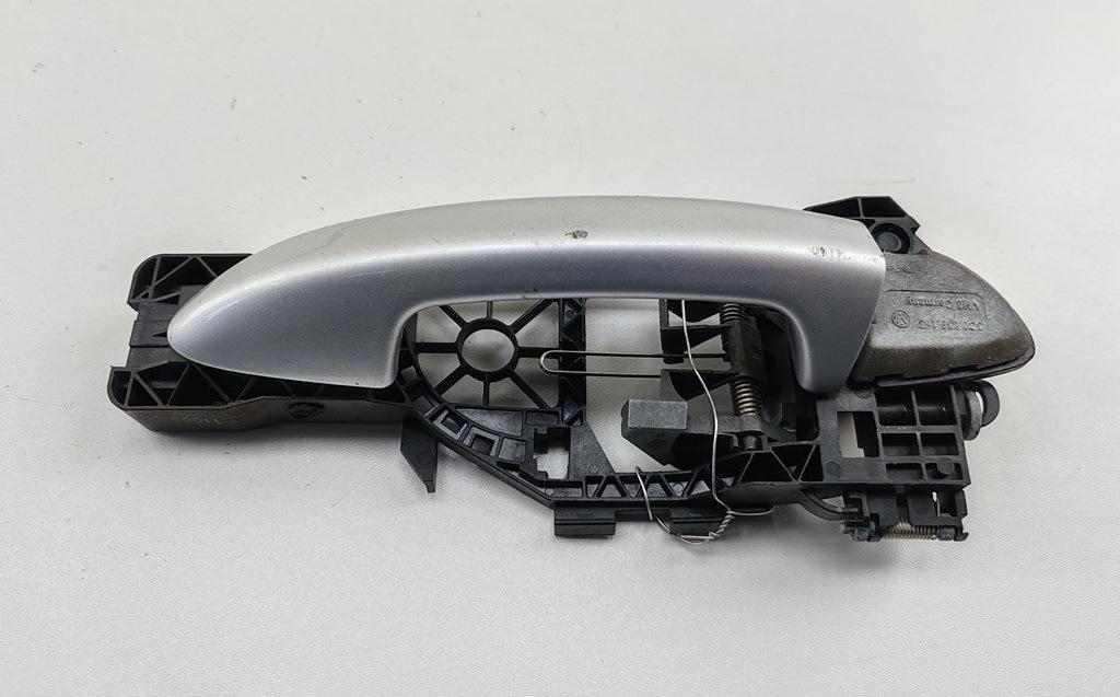 ручка наружная задняя правая Volkswagen Passat B6 2006, 2.0 л., бензин, МКПП, серый, седан, 3C0837886E