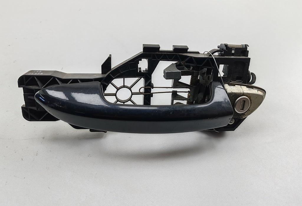 ручка наружная передняя левая Volkswagen Passat B6 2006, 2.0 л., дизель, МКПП, чёрный, универсал, 3C0837885F