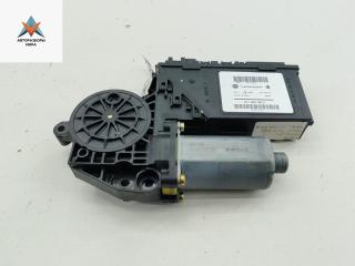 моторчик стеклоподъемника передний правый Volkswagen Touareg 1 поколение 2005, 2.5 л., дизель, АКПП, чёрный, внедорожник 5 дв., 3D1959792E, 7L0959702A