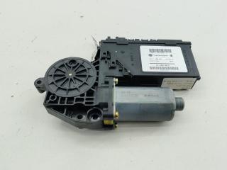 моторчик стеклоподъемника передний правый Volkswagen Touareg 1 поколение 2005, 2.5 л., дизель, АКПП, чёрный, внедорожник 5 дв., 3D1959792E, 7L0959702A