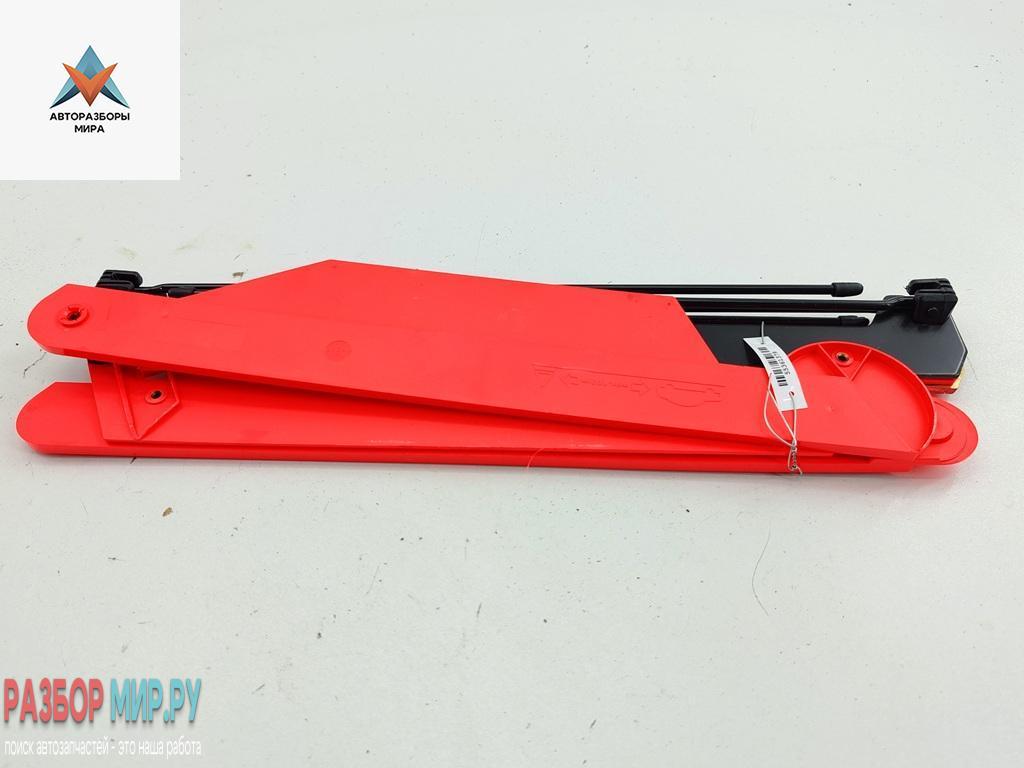 знак аварийной остановки Volkswagen Passat B6 2006, 2.0 л., бензин, МКПП, серый, седан, 3C5860251 - фото №1