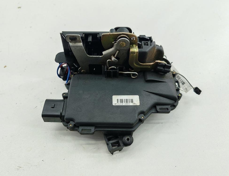 замок двери передней правой Volkswagen Passat B5 1998, 1.8 л., бензин, МКПП, серый, седан, 3B1837016