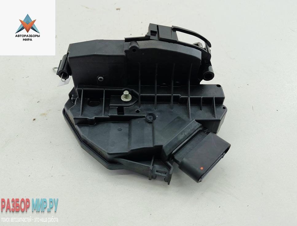 замок двери задней левой Ford Focus 3 поколение 2013, 1.0 л., бензин, МКПП, чёрный, хетчбэк 5 дв., BM5AA26413AE - фото №1