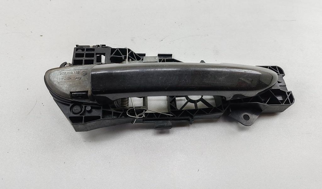 ручка наружная передняя правая Volkswagen Passat B6 2005, 2.0 л., бензин, МКПП, серый, универсал, 3C0837886F