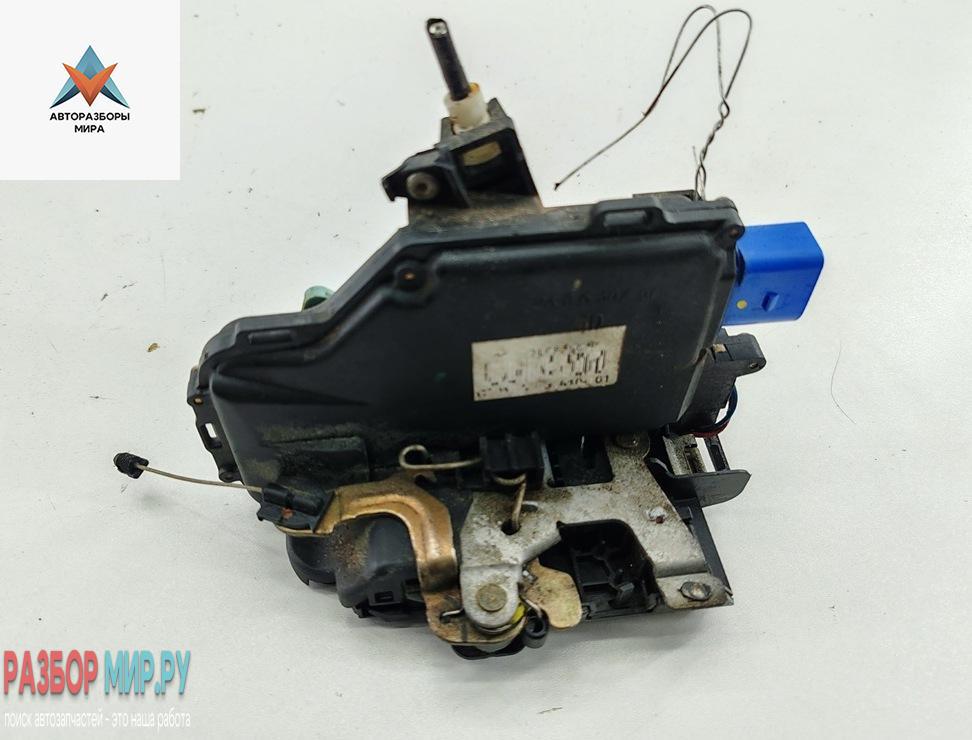 замок двери задней правой Volkswagen Touareg 1 поколение 2005, 2.5 л., дизель, АКПП, чёрный, внедорожник 5 дв. - фото №1