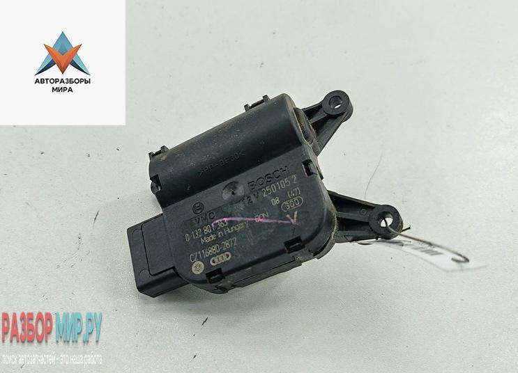 моторчик заслонки печки Volkswagen Passat B6 2005, 2.0 л., бензин, МКПП, серый, универсал, 0132801363 - фото №1