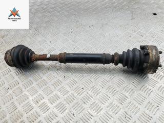 полуось передняя правая (приводной вал, ШРУС) Volkswagen Passat B5 1998, 1.8 л., бензин, МКПП, красный, универсал