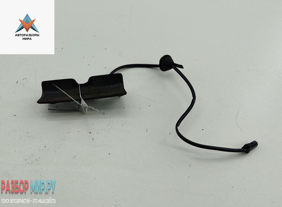 кнопка открытия багажника Ford Mondeo 3 поколение 2002, 2.0 л., дизель, МКПП, серый, универсал - фото №1