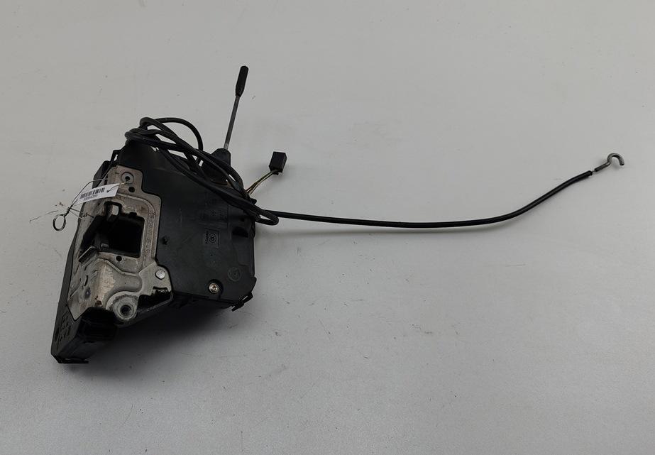замок двери передней левой Mercedes-Benz C W203 2003, 2.2 л., дизель, АКПП, серый, седан, 2037200135