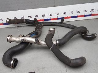 патрубок интеркулера Volkswagen Touareg 2 поколение 2011, 3.0 л., V6 TDI, дизель, АКПП, внедорожник 5 дв.