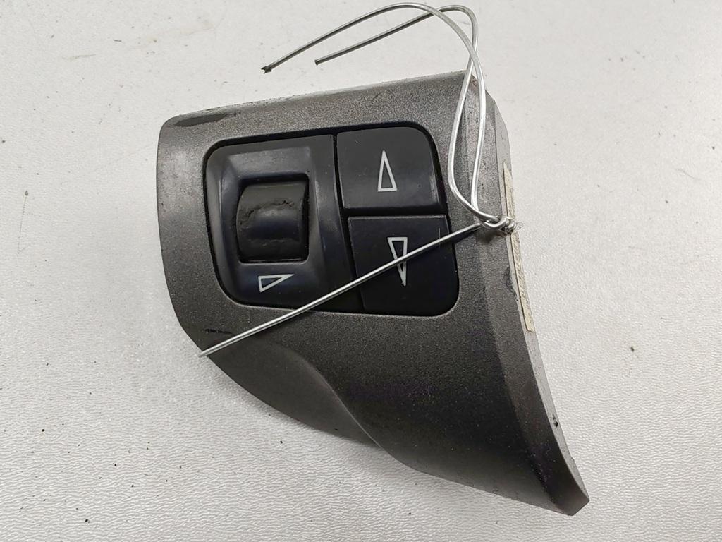 кнопки управления на руле Opel Zafira B 2006, 1.9 л., дизель, МКПП, серый, минивэн, 13208858