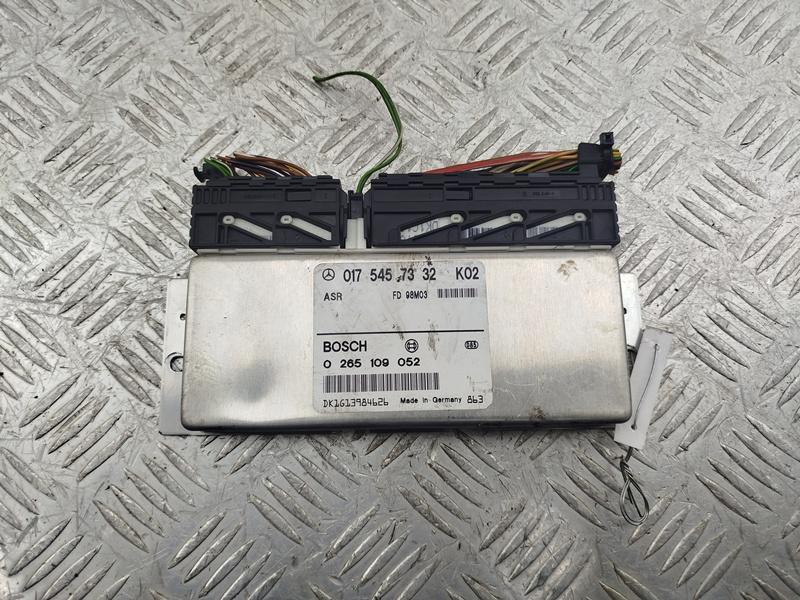 Блок управления ABS/ESP Mercedes-Benz E W210 1998, 2.8 л., бензин, АКПП, серый, седан, 0265109052, 0175457332