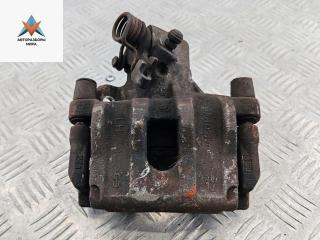 суппорт задний левый Ford Focus 3 поколение 2013, 1.0 л., бензин, МКПП, чёрный, хетчбэк 5 дв.