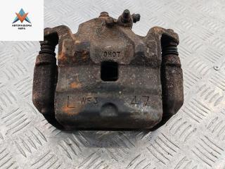 суппорт передний левый Nissan Tiida C11 [рестайлинг] 2010, 1.6 л., бензин, МКПП, белый, хетчбэк 5 дв.