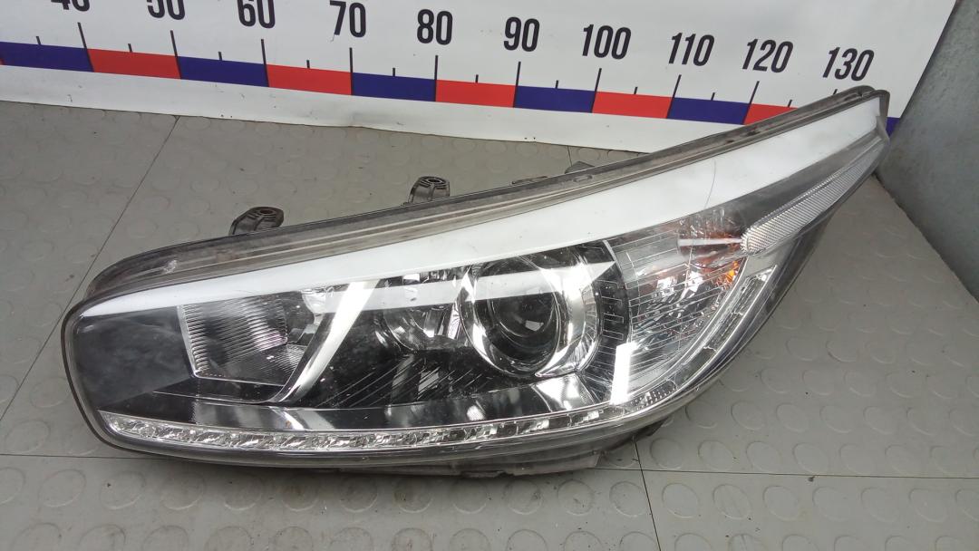 фара левая Kia Ceed 2 поколение 2012, 1.6 л., дизель, МКПП, хетчбэк 5 дв. - фото №1