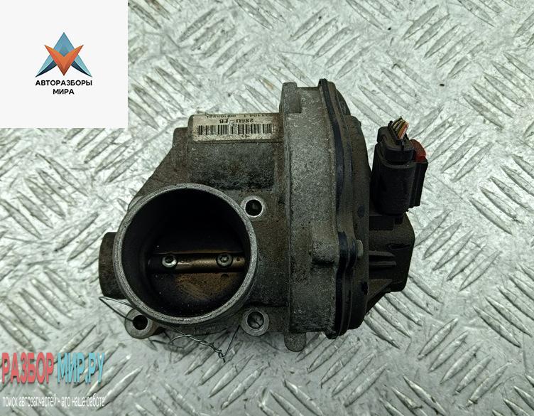 заслонка дроссельная Ford Focus 2 поколение 2004, 1.6 л., i, бензин, МКПП, красный, универсал, 2S6UEB, 4F9U9E928BA - фото №1