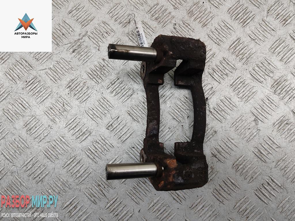 скоба суппорта IVECO Daily 4 поколение 2007, 2.3 л., дизель, МКПП, красный, микроавтобус - фото №1