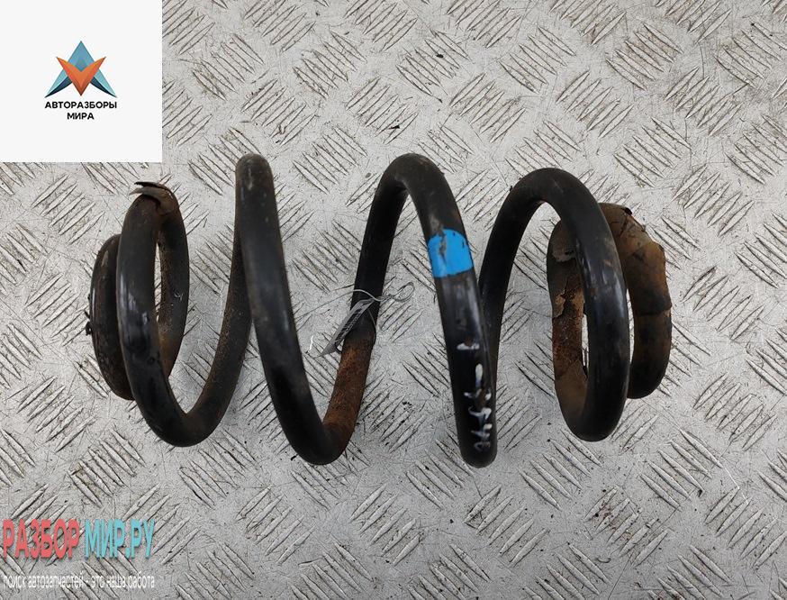 пружина задняя Volkswagen Transporter T4 1997, 2.4 л., дизель, МКПП, белый, микроавтобус - фото №1