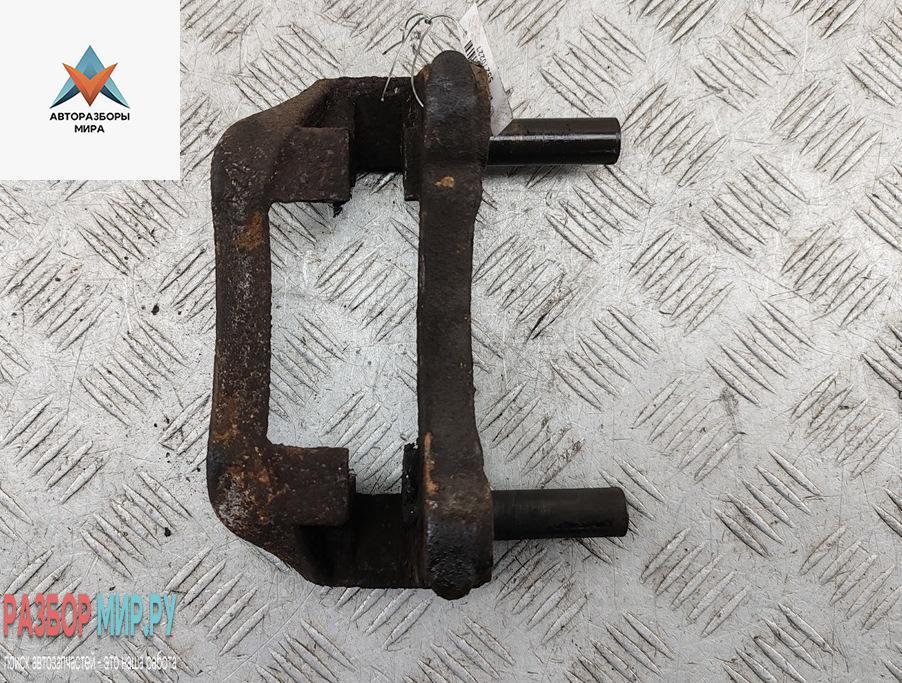 скоба суппорта IVECO Daily 4 поколение 2007, 2.3 л., дизель, МКПП, красный, микроавтобус - фото №1