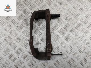 скоба суппорта Volkswagen Crafter 1 поколение 2007, 2.5 л., дизель, МКПП, белый, микроавтобус