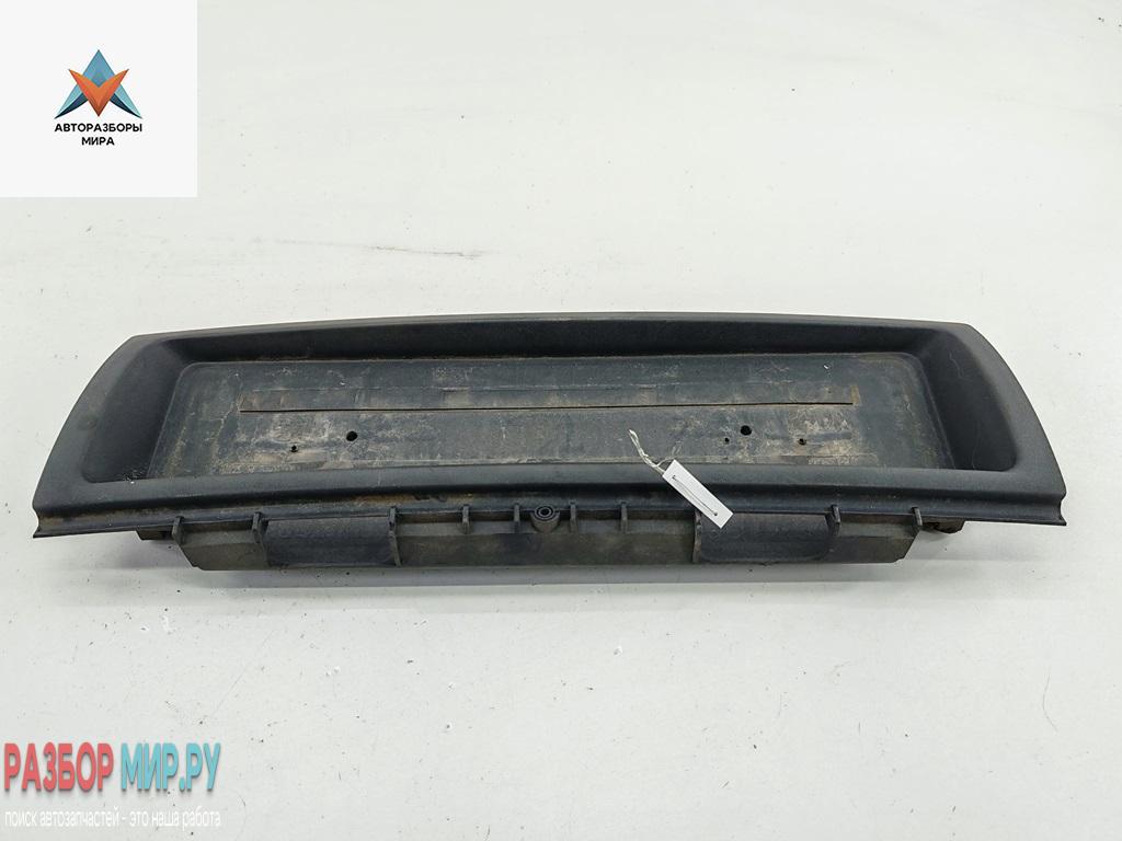 бленда Audi 80 8C/B4 1994, 2.0 л., бензин, МКПП, красный, седан, 8A5853465 - фото №1