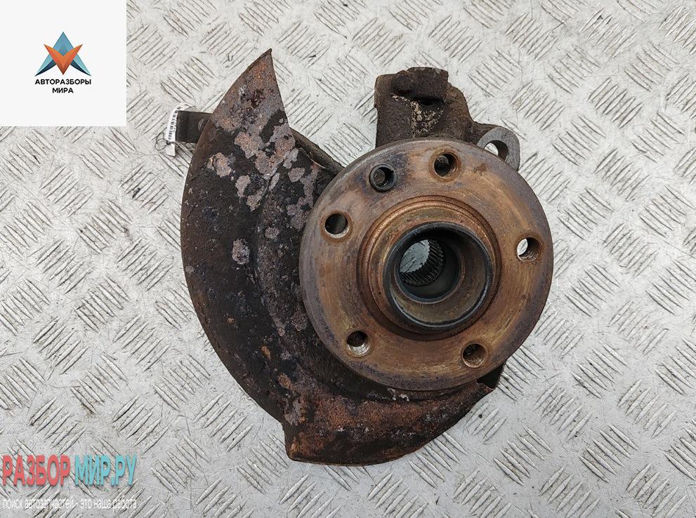 ступица передняя правая Volkswagen Transporter T4 1997, 2.4 л., дизель, МКПП, белый, микроавтобус - фото №1