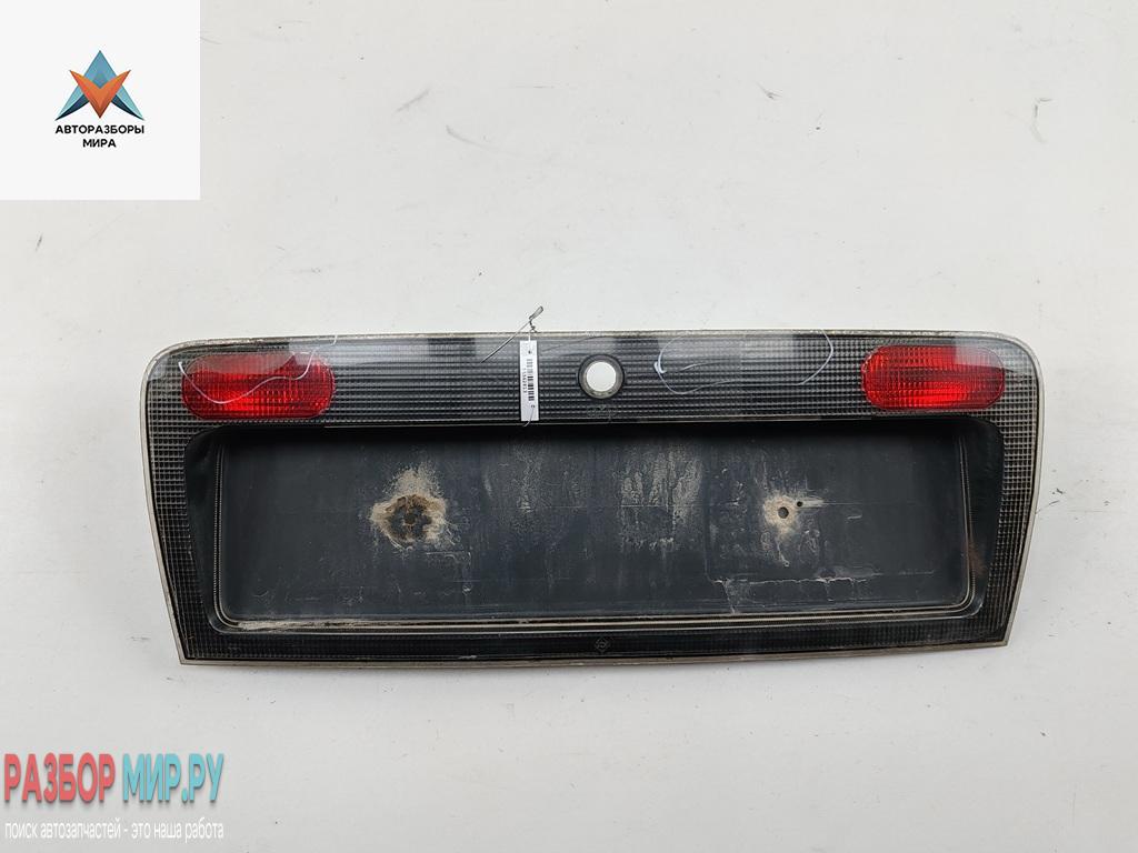 бленда Audi A6 4B/C5 1997, 1.8 л., бензин, МКПП, красный, седан, 4B5945695 - фото №1