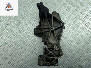 кронштейн генератора Audi A6 4B/C5 1998, 1.8 л., Ti, бензин, МКПП, чёрный, универсал, 058145523D