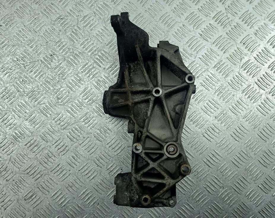 кронштейн генератора Audi A6 C5 1998, 1.8 л., Ti, бензин, МКПП, чёрный, универсал, 058145523D