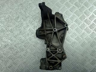 кронштейн генератора Audi A6 4B/C5 1998, 1.8 л., Ti, бензин, МКПП, чёрный, универсал, 058145523D