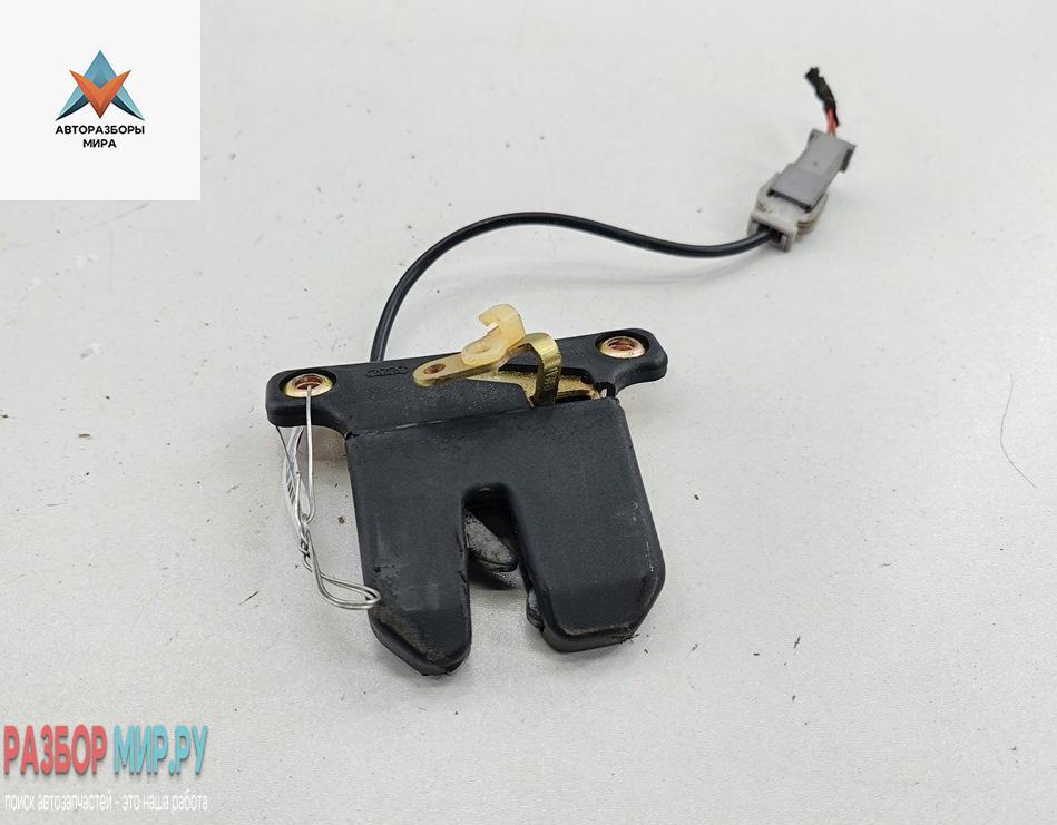 замок багажника Audi 80 8C/B4 1994, седан - фото №1