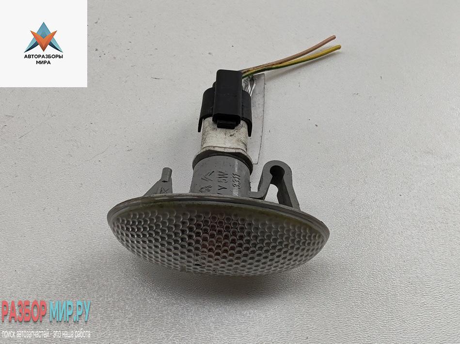 повторитель передний левый Peugeot 307 1 поколение 2004, 2.0 л., бензин, МКПП, жёлтый, универсал - фото №1