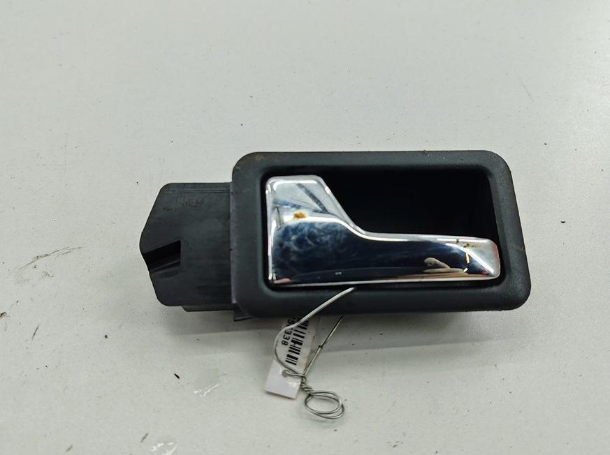 ручка внутренняя задняя левая Audi 80 8C/B4 1992, 2.0 л., бензин, МКПП, красный, седан, 893837019 - фото №1