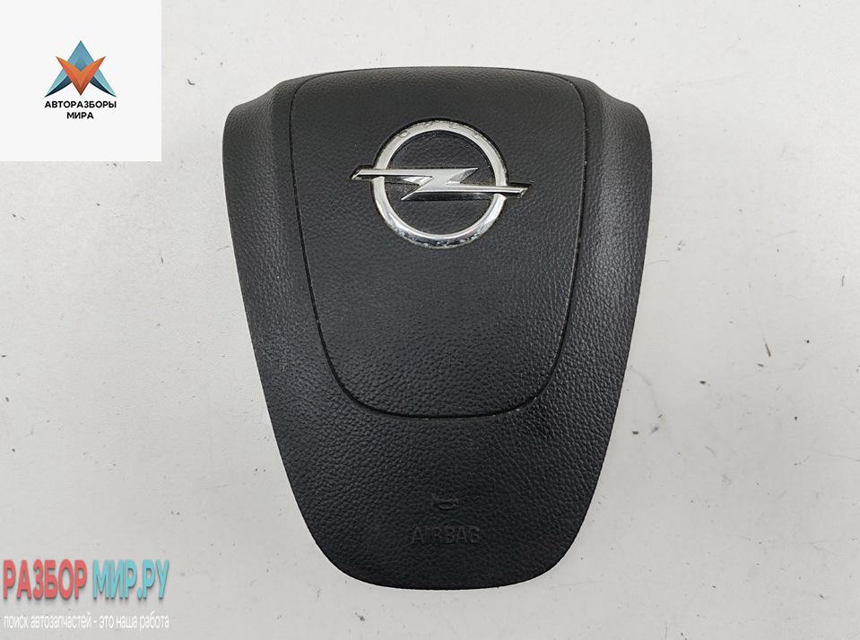 подушка безопасности водителя Opel Insignia 1 поколение (A) 2011, 1.4 л., бензин, МКПП, белый, седан, 13270401 - фото №1