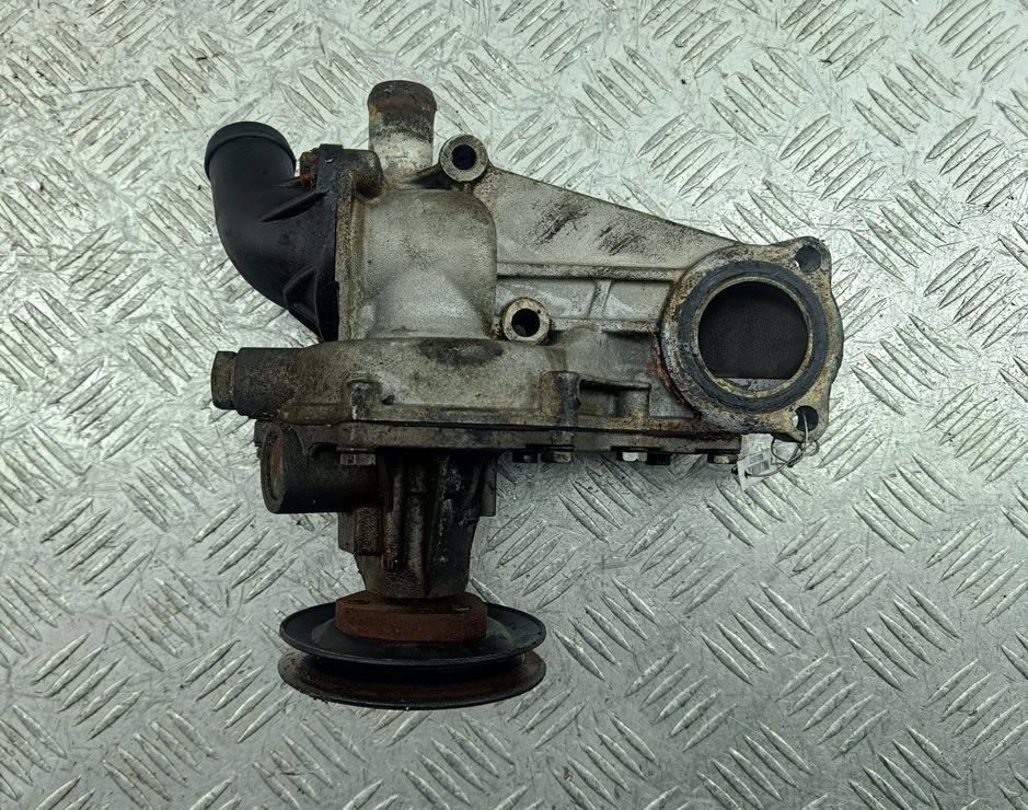 насос антифриза дополнительный Audi A6 4B/C5 1998, 1.8 л., Ti, бензин, МКПП, чёрный, универсал - фото №1