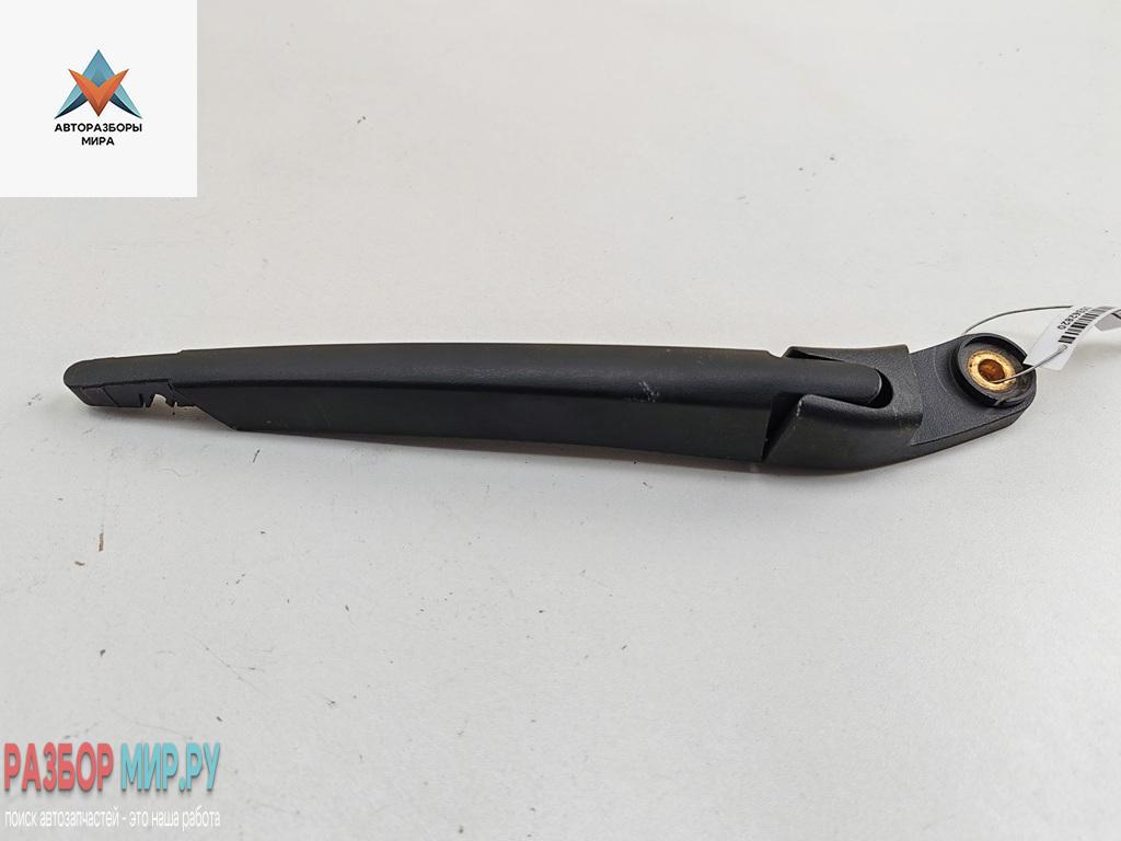 Щеткодержатель (поводок стеклоочистителя) задний Peugeot 407 1 поколение 2007, 2.0 л., бензин, МКПП, чёрный, универсал - фото №1