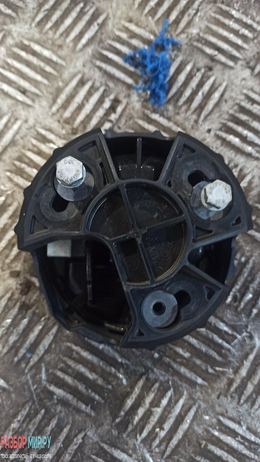 кнопка открытия багажника BMW 1 серия F20/F21 2011, 2.0 л., 120d, дизель, МКПП, хетчбэк 5 дв. - фото №1