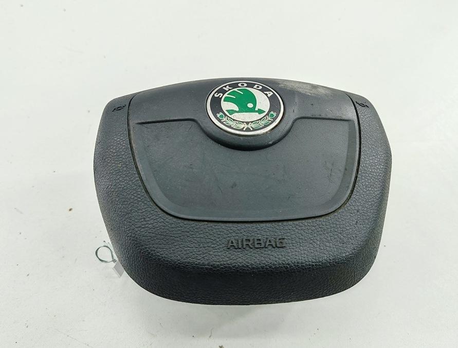 подушка безопасности водителя Skoda Yeti 2010, 2.0 л., дизель, МКПП, коричневый, внедорожник 5 дв., 5L0880201D