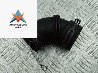 патрубок воздушного фильтра Volkswagen Tiguan 1 поколение 2008, 1.4 л., бензин, 03C145747C