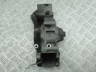 кронштейн генератора Volkswagen Golf 4 поколение 2002, 1.6 л., бензин, МКПП, синий, хетчбэк 5 дв., 032145169Q